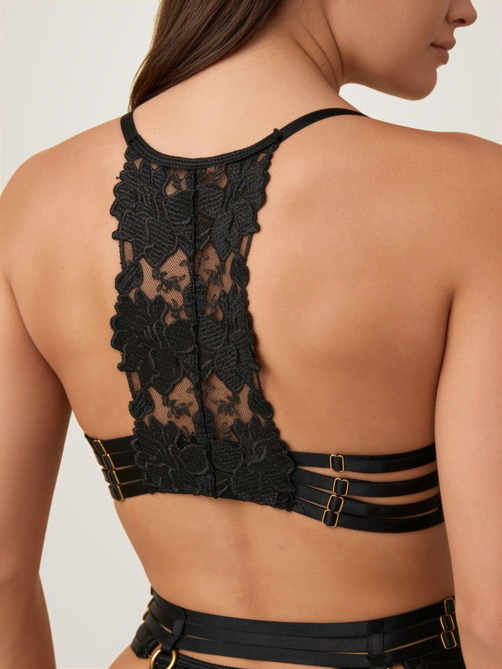 Joyce – 4-Piece Lace Lingerie Set – Every Detail Counts