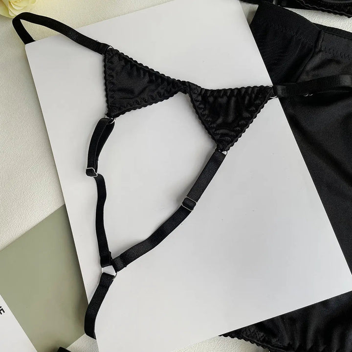 Iris – 5-Piece Lingerie Set with Choker and Skirt – The Full Statement