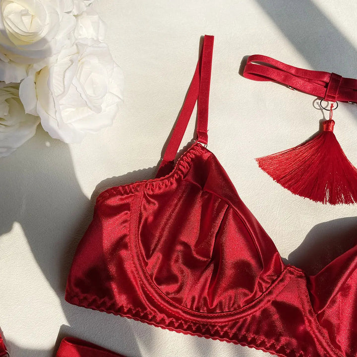 Iris – 5-Piece Lingerie Set with Choker and Skirt – The Full Statement