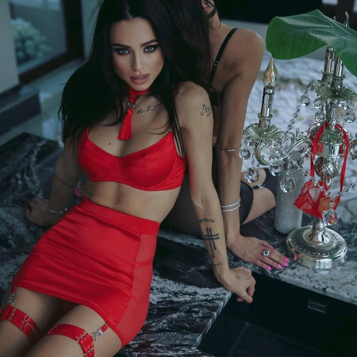 Iris – 5-Piece Lingerie Set with Choker and Skirt – The Full Statement