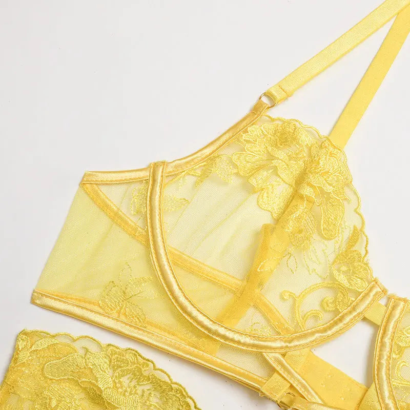 Winnie – 3-Piece Lingerie Set – Made for That Night