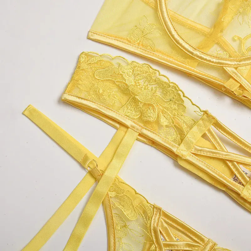 Winnie – 3-Piece Lingerie Set – Made for That Night