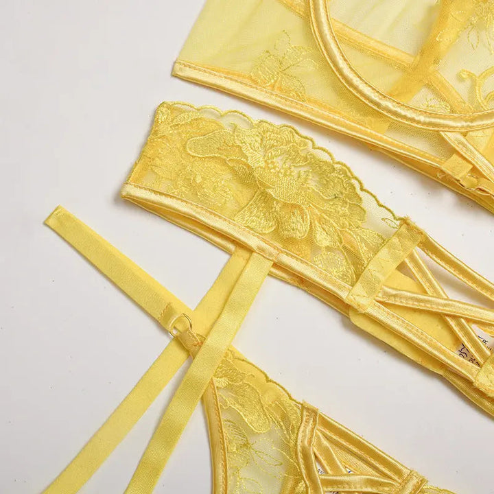 Winnie – 3-Piece Lingerie Set – Made for That Night