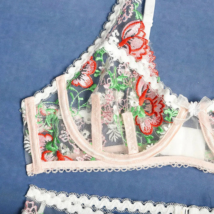 Dulce – 3-Piece Lingerie Set – Sweet Enough to Be Dangerous