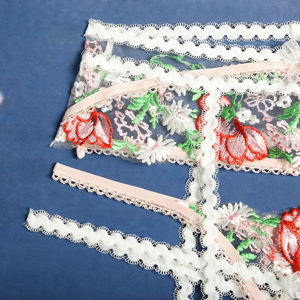 Dulce – 3-Piece Lingerie Set – Sweet Enough to Be Dangerous